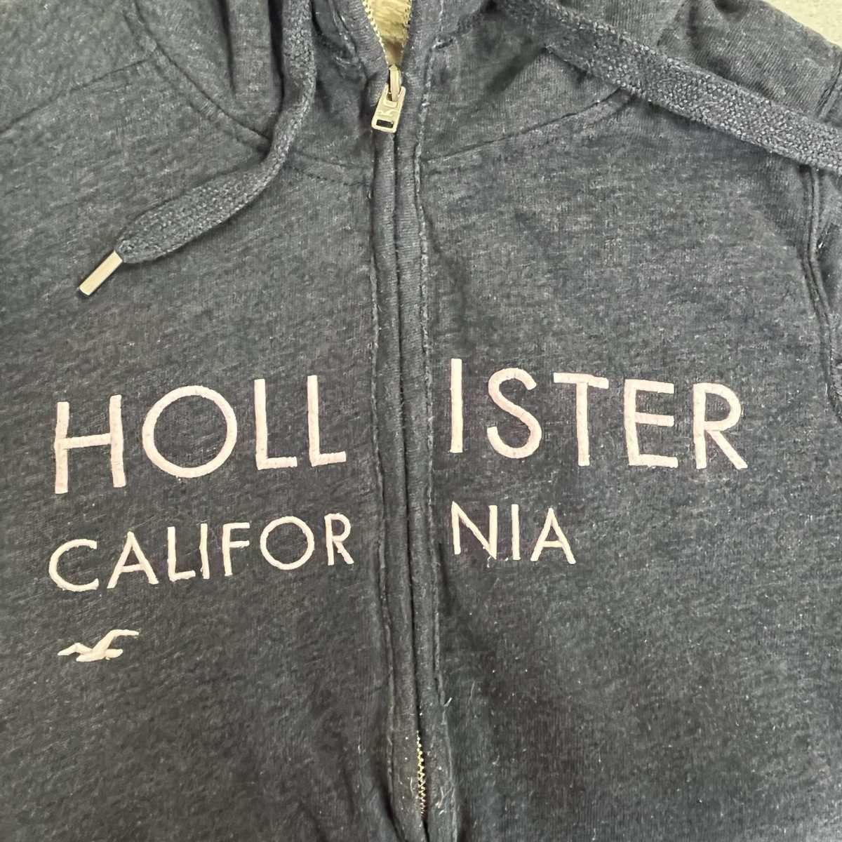 Hollister Navy Long Sleeved Pullover Mens Size XS - Image 5